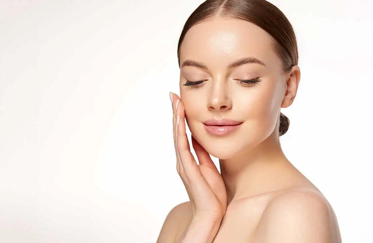 A woman is receiving PDGF Wrinkle Treatment in Kingston, TN at Kim Bell MedSpa
